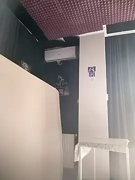 Lovely milk online show from 09/19/25, 09:54