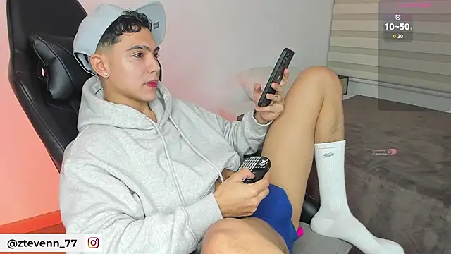 Stevenn 77 online show from 10/06/25, 01:47