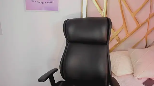 LanaJones  online show from 05/22/26, 12:55