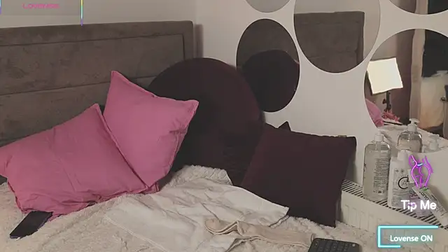 LikaBerry1 online show from 10/11/25, 01:38