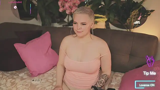 LikaBerry1 online show from 10/17/25, 02:59