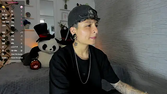 ZuryRamirez  online show from 09/20/25, 08:10