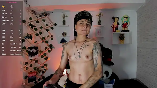 ZuryRamirez  online show from 09/28/25, 09:42