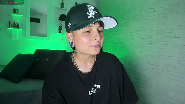 ZuryRamirez  online show from 10/11/25, 09:24