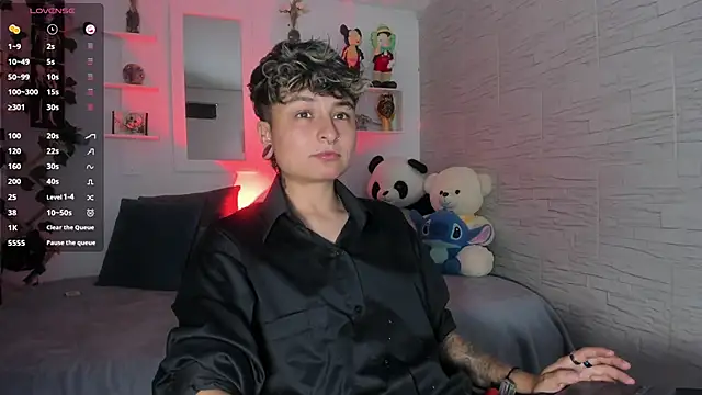 ZuryRamirez  online show from 10/13/25, 08:31