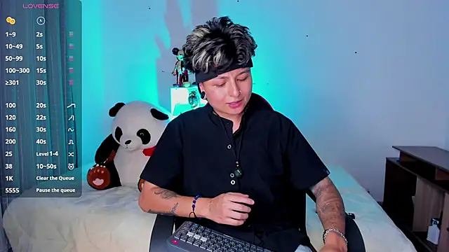 ZuryRamirez  online show from 05/24/26, 08:36