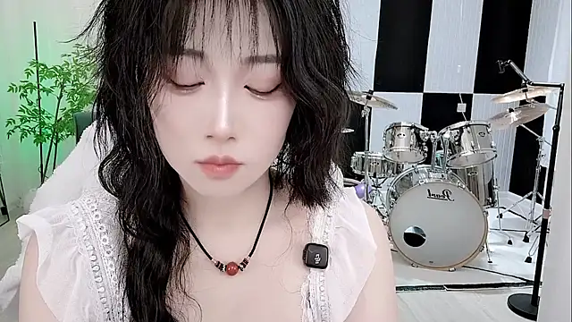 Snapshot of Vaness-a chatting on 09/23/25, 02:09 Vaness-a online show from 09/23/25, 02:09