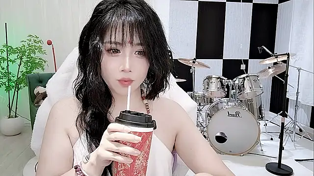 Snapshot of Vaness-a chatting on 10/06/25, 05:54 Vaness-a online show from 10/06/25, 05:54