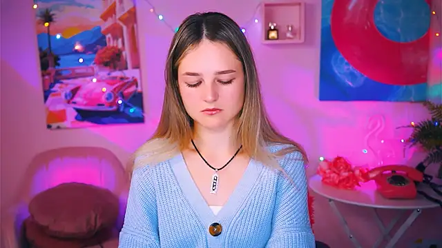 DeboraLarson online show from 12/11/24, 03:56