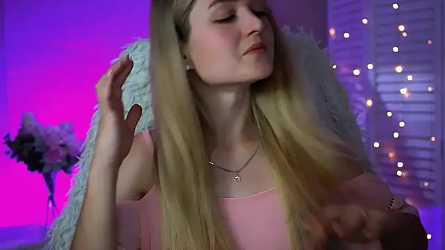 DeboraLarson online show from 09/17/25, 07:54