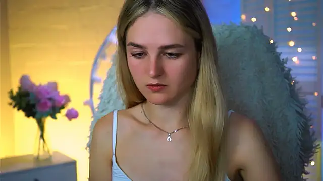 DeboraLarson online show from 09/18/25, 03:52