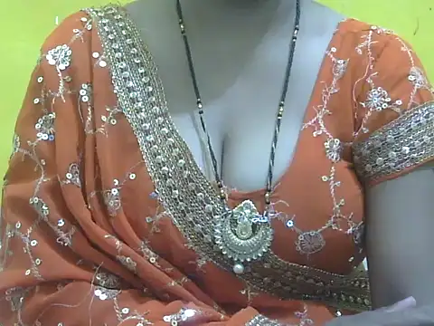 HOT-SEEMAA online show from 05/15/26, 06:37