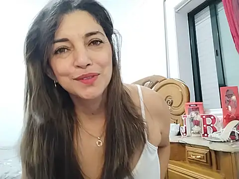 Snapshot of Julie_Boronat26 chatting on 06/05/26, 09:59 Julie Boronat26 online show from 06/05/26, 09:59