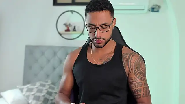 LiamGarcia1 online show from 12/09/24, 11:58