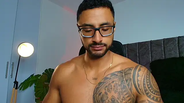 LiamGarcia1 online show from 10/30/25, 02:07