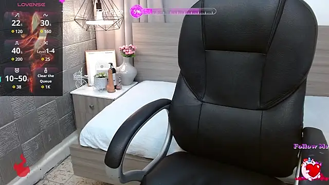 loistwink  online show from 01/15/25, 04:36