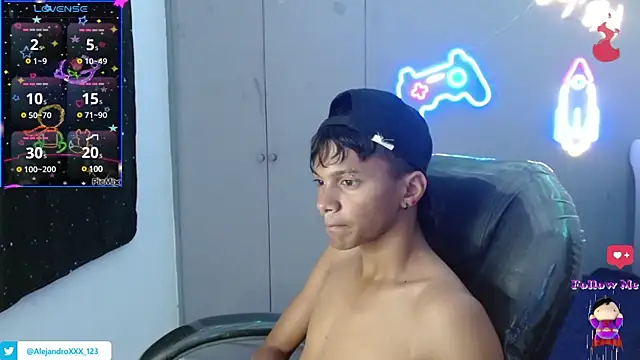 loistwink  online show from 02/12/25, 02:24