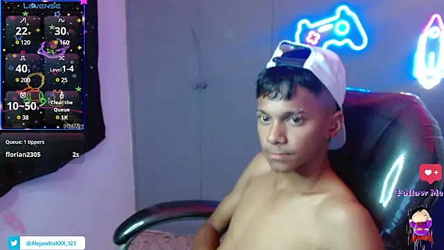 loistwink  online show from 02/15/25, 10:22