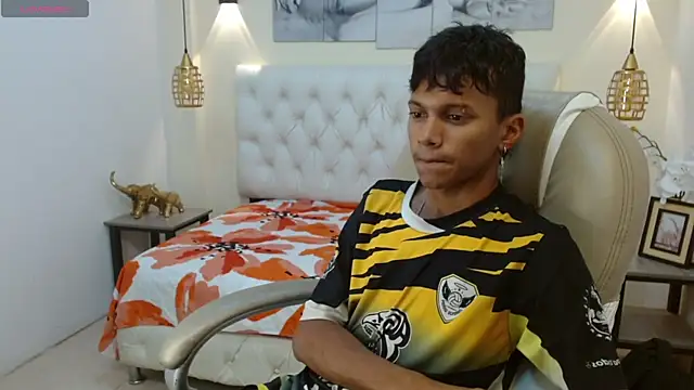 loistwink  online show from 03/15/25, 01:07