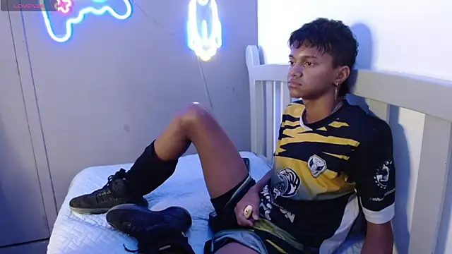 loistwink  online show from 03/19/25, 04:03