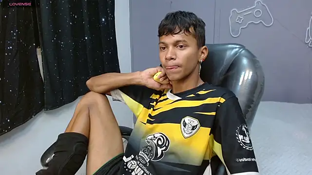 loistwink  online show from 03/19/25, 08:22