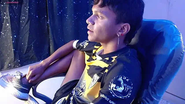 loistwink  online show from 03/22/25, 01:52