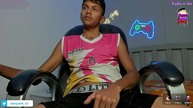 loistwink  online show from 09/15/25, 02:44