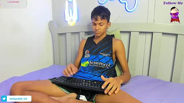 loistwink  online show from 09/25/25, 04:16