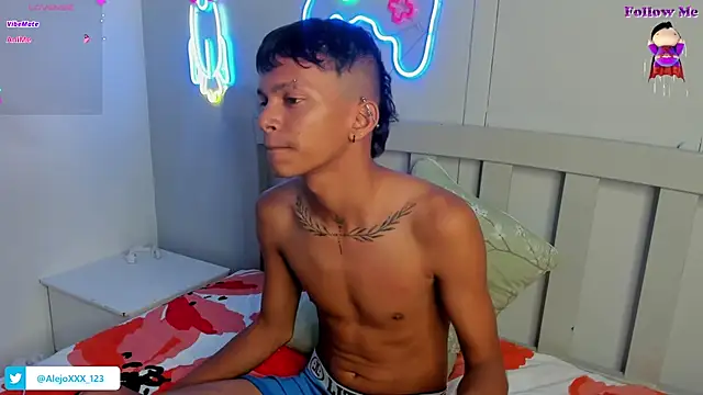 loistwink  online show from 10/09/25, 06:44