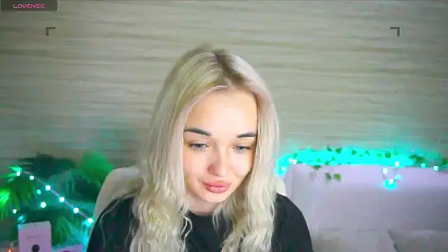 Snapshot of Ashley_S chatting on 09/26/25, 10:14 Ashley S online show from 09/26/25, 10:14