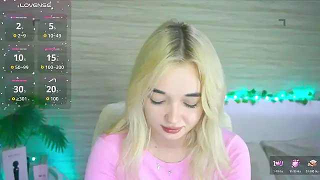 Snapshot of Ashley_S chatting on 10/30/25, 11:05 Ashley S online show from 10/30/25, 11:05