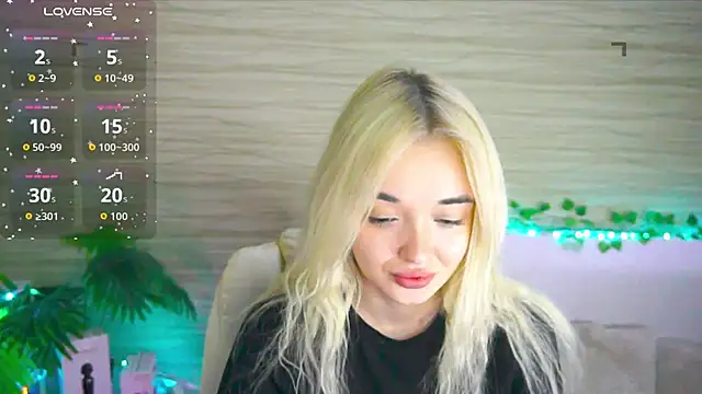 Snapshot of Ashley_S chatting on 11/04/25, 11:04 Ashley S online show from 11/04/25, 11:04