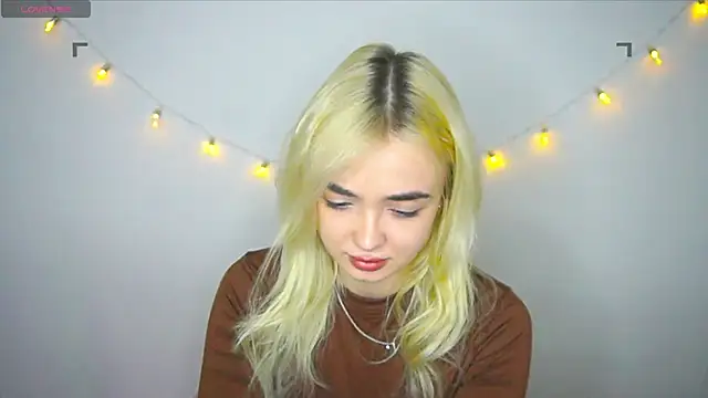 Snapshot of Ashley_S chatting on 11/15/25, 11:10 Ashley S online show from 11/15/25, 11:10