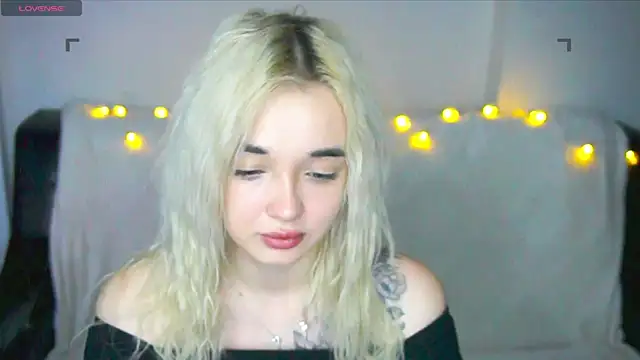 Snapshot of Ashley_S chatting on 11/16/25, 11:10 Ashley S online show from 11/16/25, 11:10