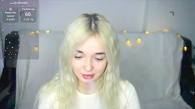 Snapshot of Ashley_S chatting on 11/18/25, 11:15 Ashley S online show from 11/18/25, 11:15