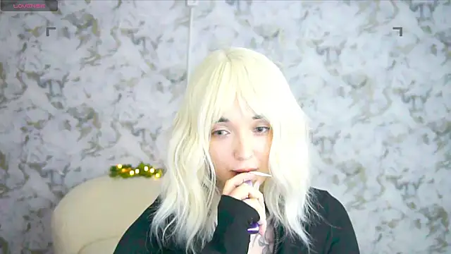 Ashley S online show from 06/11/26, 02:53