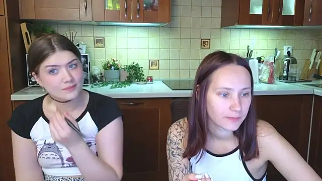 Snapshot of HotCaramellsTV chatting on 03/27/26, 10:59 HotCaramellsTV online show from 03/27/26, 10:59