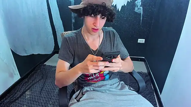 Kerverr  online show from 10/18/25, 07:14