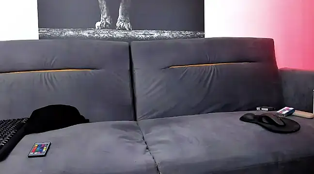 Snapshot of uptomatty chatting on 12/10/24, 03:52 uptomatty online show from 12/10/24, 03:52