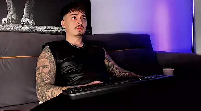 Snapshot of uptomatty chatting on 02/22/25, 06:17 uptomatty online show from 02/22/25, 06:17