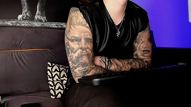 Snapshot of uptomatty chatting on 02/27/25, 05:56 uptomatty online show from 02/27/25, 05:56