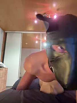 Snapshot of PlayDog123 chatting on 09/25/25, 04:43 PlayDog123 online show from 09/25/25, 04:43