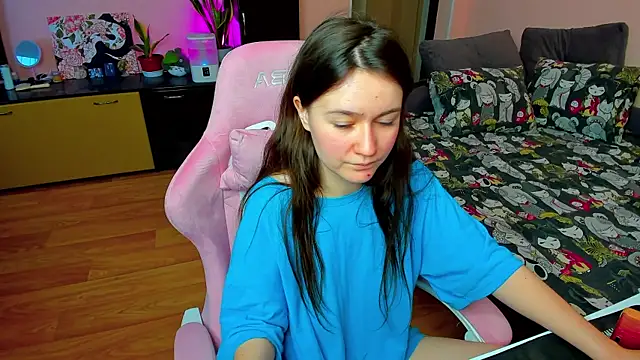 Snapshot of ameli_moon chatting on 11/20/25, 11:43 ameli moon online show from 11/20/25, 11:43