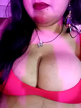 Snapshot of Suhanakhan00 chatting on 01/05/26, 05:27 Suhanakhan00 online show from 01/05/26, 05:27