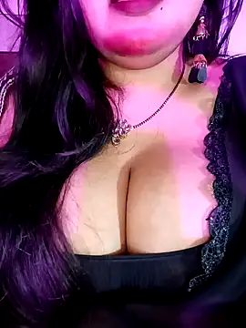 Snapshot of Suhanakhan00 chatting on 01/12/26, 07:46 Suhanakhan00 online show from 01/12/26, 07:46
