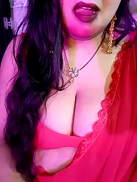 Snapshot of Suhanakhan00 chatting on 02/06/26, 09:01 Suhanakhan00 online show from 02/06/26, 09:01