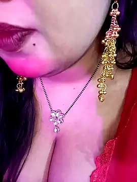 Snapshot of Suhanakhan00 chatting on 02/07/26, 07:12 Suhanakhan00 online show from 02/07/26, 07:12