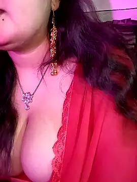 Snapshot of Suhanakhan00 chatting on 02/13/26, 07:48 Suhanakhan00 online show from 02/13/26, 07:48
