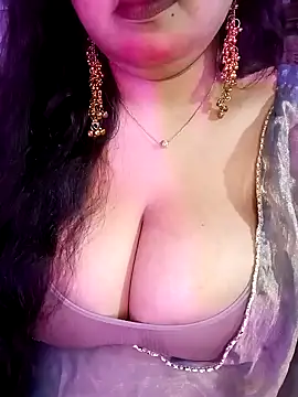 Snapshot of Suhanakhan00 chatting on 02/26/26, 05:45 Suhanakhan00 online show from 02/26/26, 05:45