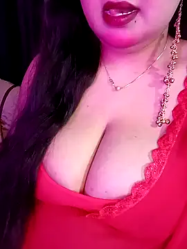 Snapshot of Suhanakhan00 chatting on 03/07/26, 06:21 Suhanakhan00 online show from 03/07/26, 06:21
